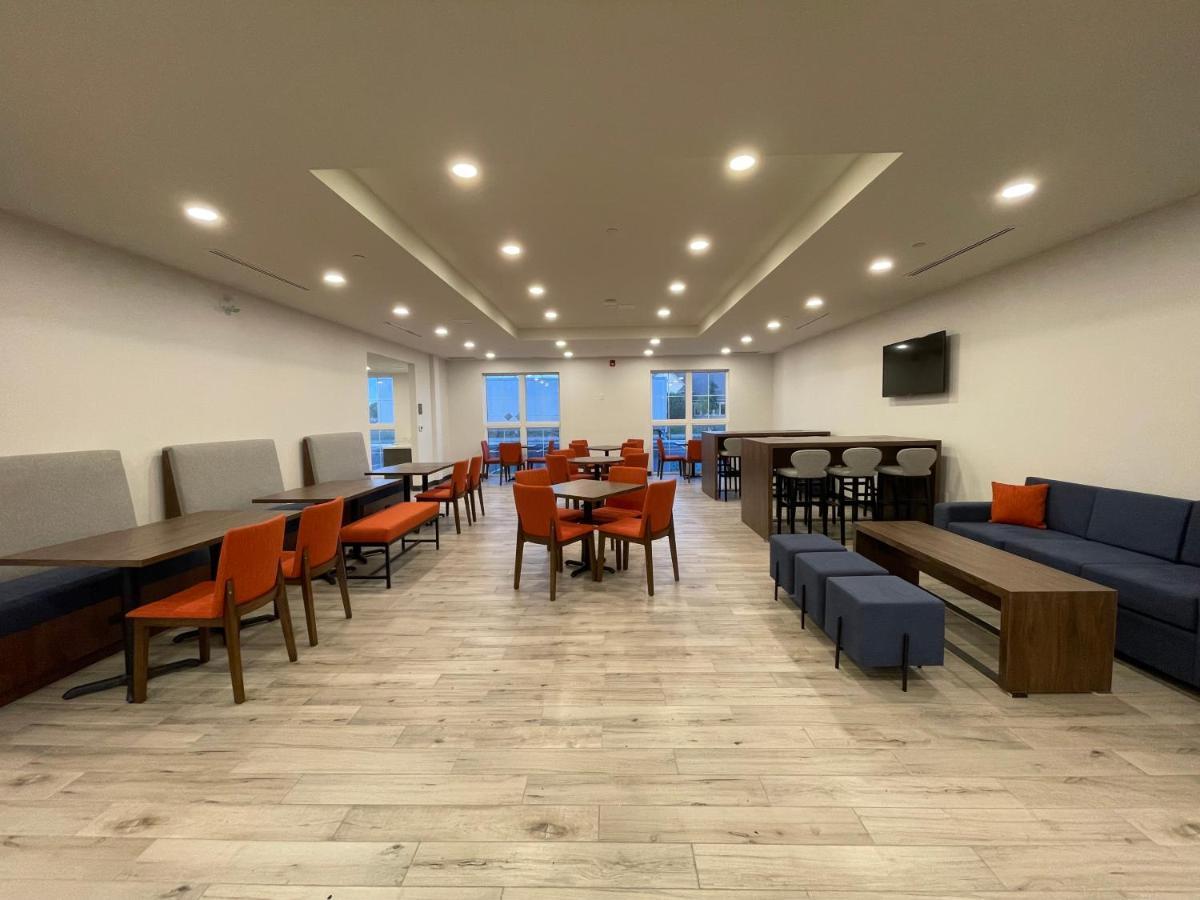 Comfort Inn & Suites Carleton Place 외부 사진